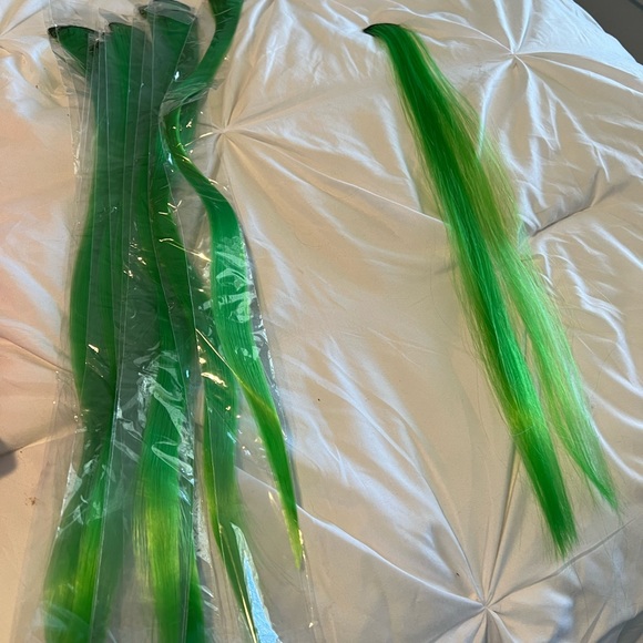 New clip in hair extensions - Picture 4 of 4